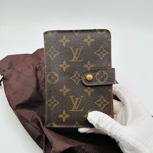 Louis Vuitton Multi Pocket Wallet